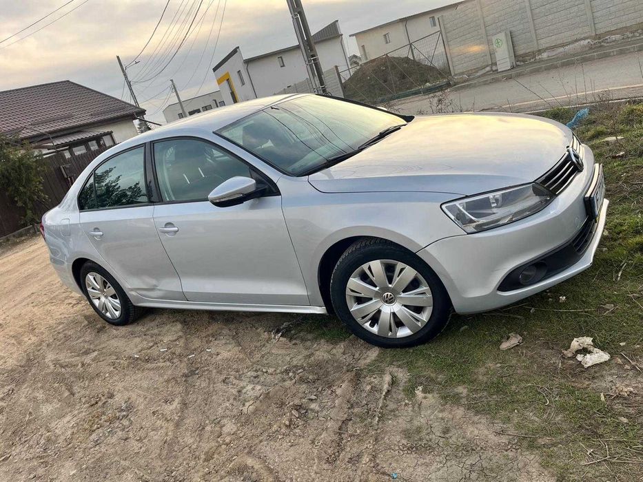 vand urgent VW JETTA 1.6 Diesel - 4000 Euro
