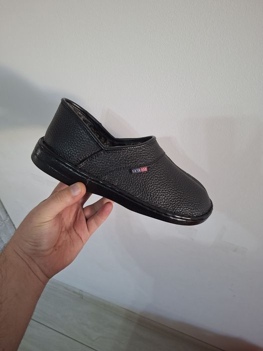 Qishki oyoq kiyimlar .