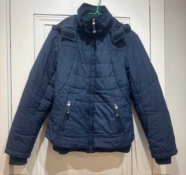 Продам куртку женскую зимнюю производство Finn Flare размер 42-44