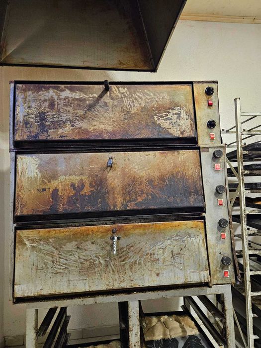 Фурна за пици , закуски и готвене