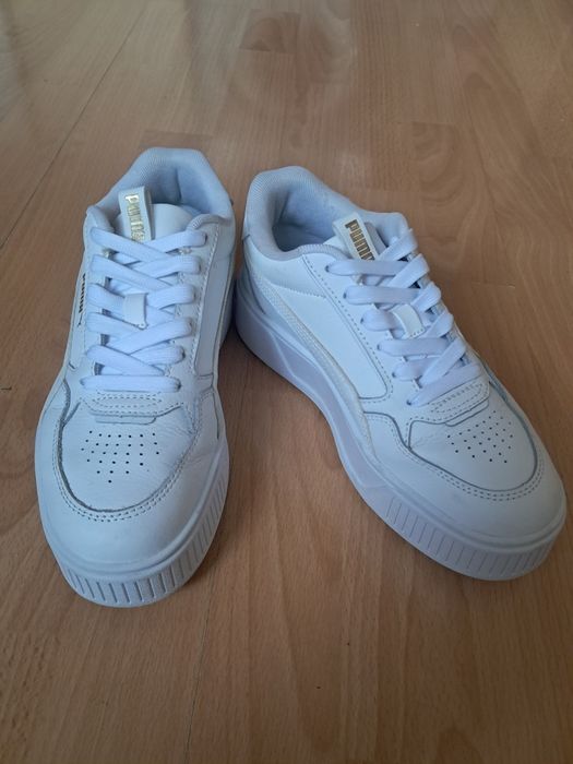 Маратонки PUMA. Размер 37, цвят бял, естествена кожа.   Без следи.