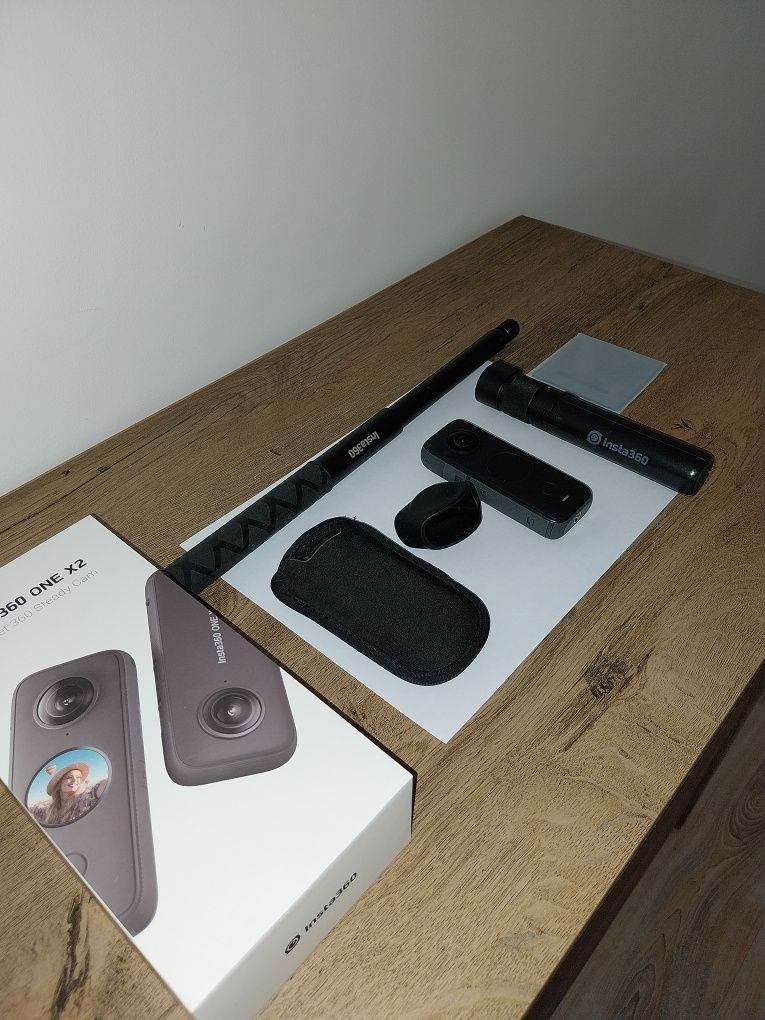 Insta 360 X2 екшън камера