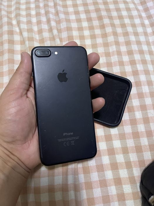 Айфон 7 plus  128г память все работает