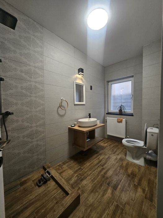 Vila individuala 4 camere  cu garaj  si curte bragadiru sector 5