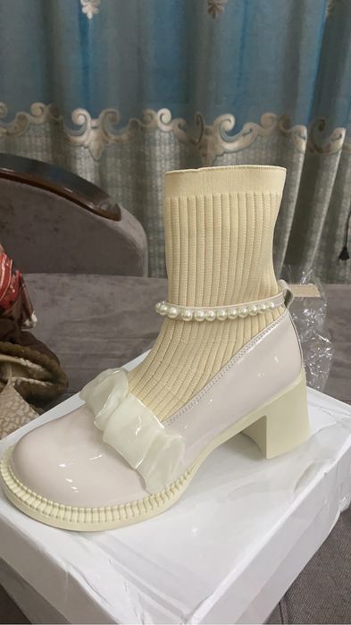 только белые сапожки весенние