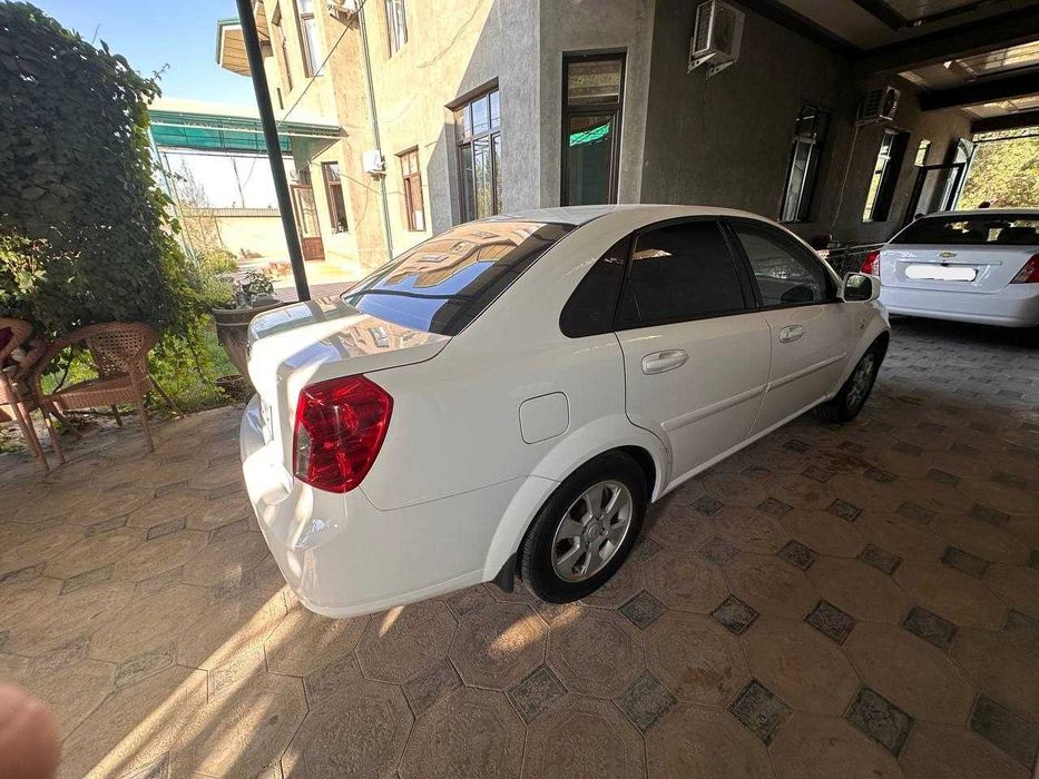 Chevrolet Gentra (Lasetti)