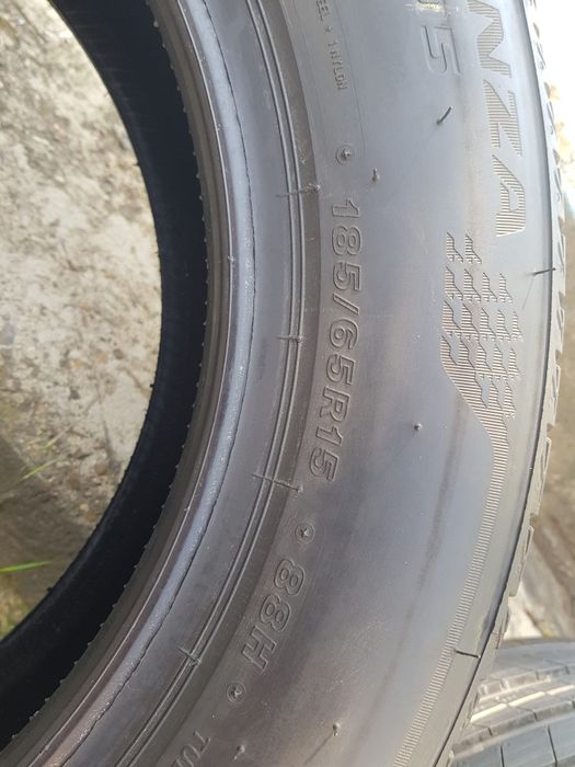 3 cauciucuri Bridgestone 185/65R15 noi