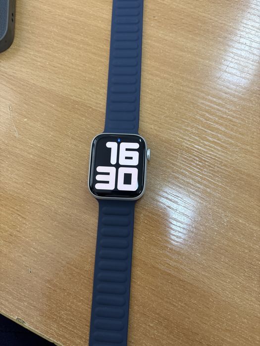 Apple watch se2 44m