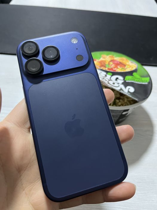 Iphone 17 pro 256 gb blue e-sim