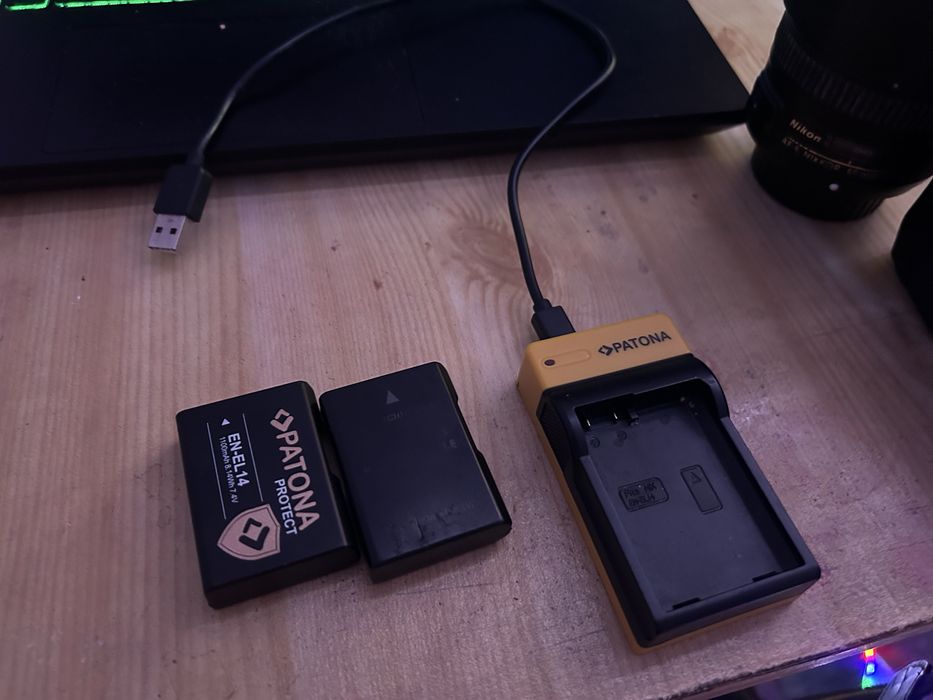 Nikon D5600 + Canon EOS 1300D pachet