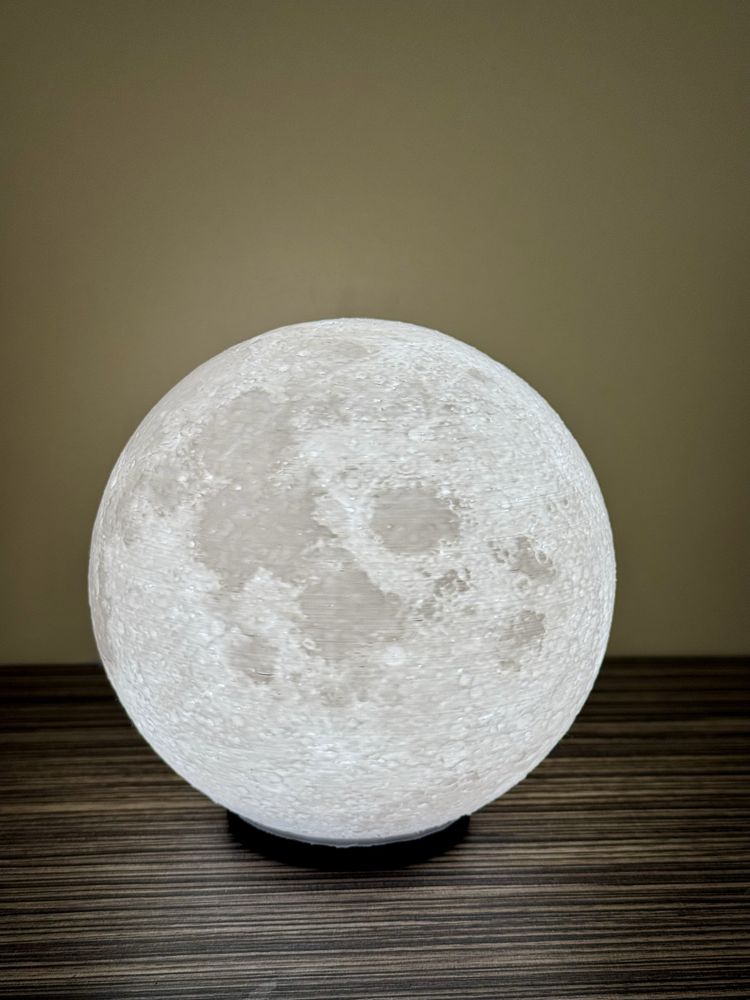 Vând luna luminoasă printată 3d - lampa de veghe - moon light
