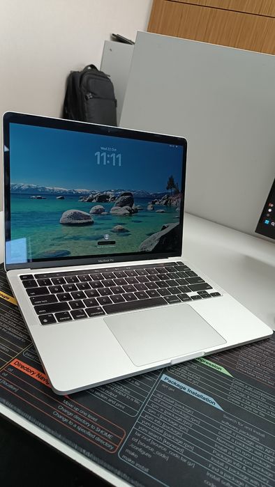 Macbook pro M1 13 ekran