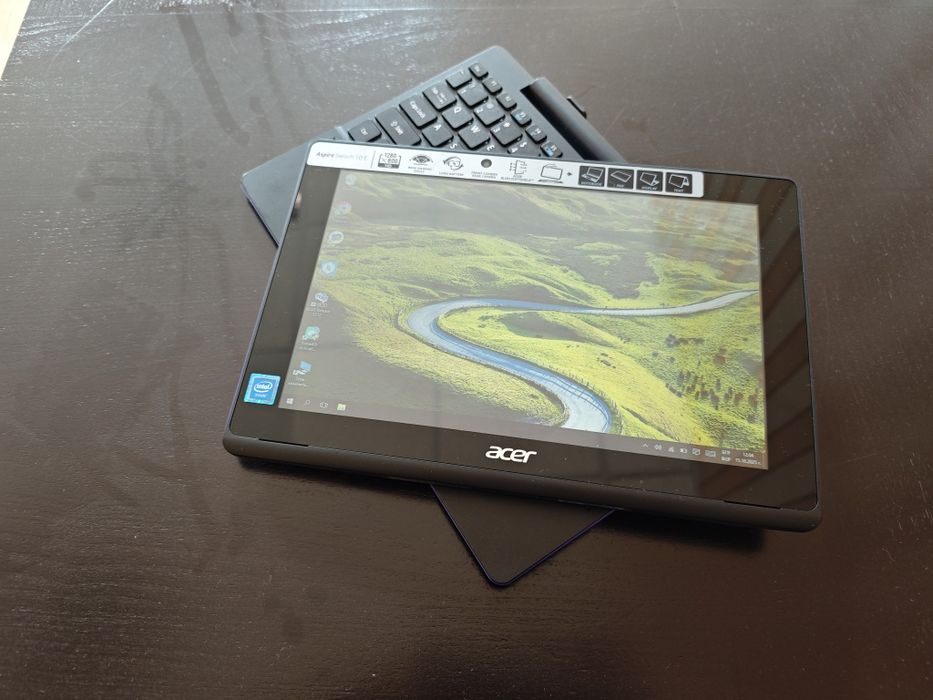Лаптоп/таблет acer 2в1 windows 10 две в едно