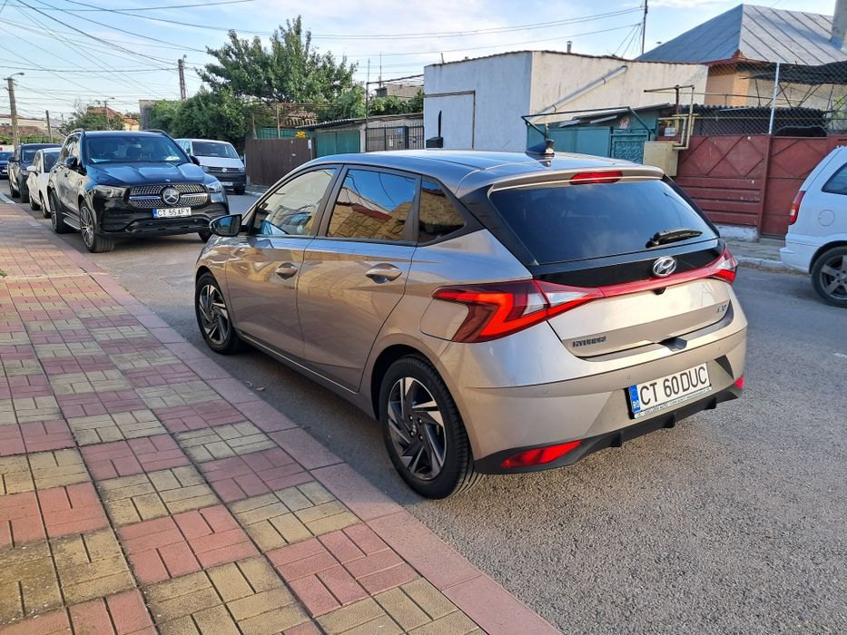 HYUNDAI I20 * *  13.350 € **  2021  * *  13 .000 KM ** Full - LED LINE