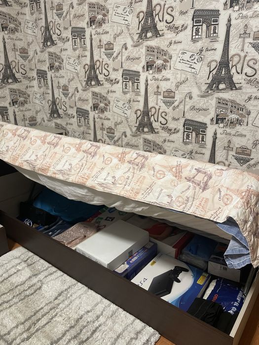 Продавам Детска Стая