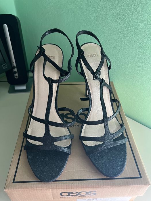 Vand sandale/pantofi marimi 41-42