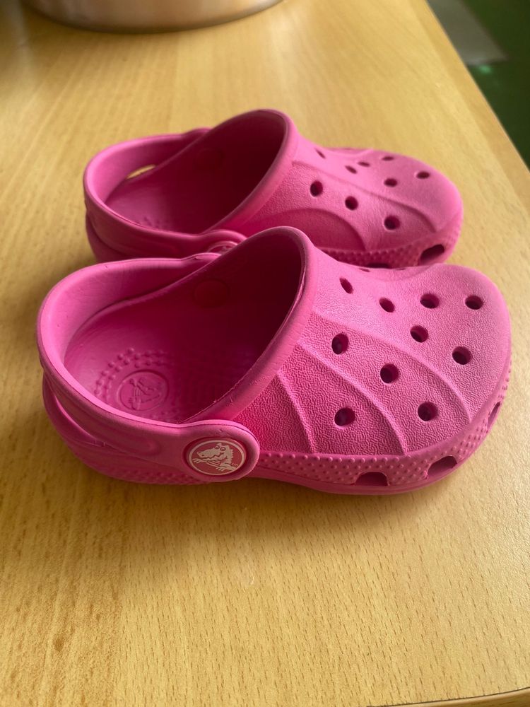 Slapi Crocs C4-C5 (numarul 19-22) in stare perfecta