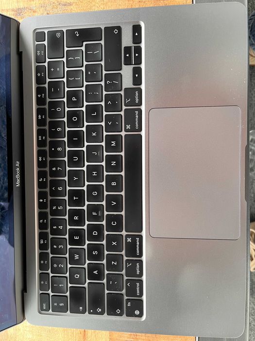 MacBook Air M1 – 8GB RAM / 256GB SSD – Space Gray