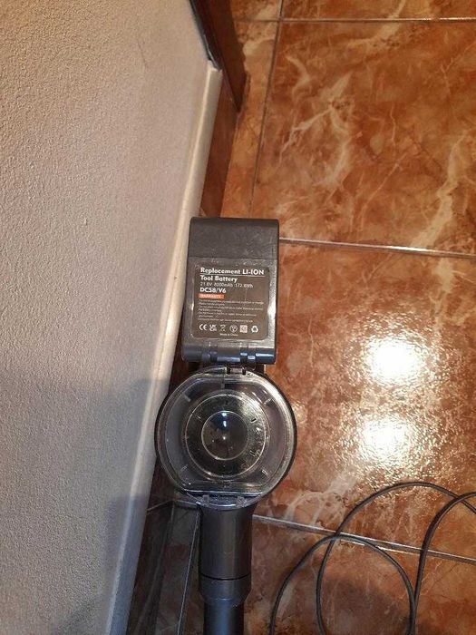 Vand aspirator vertical Dyson V 6 Animal extra