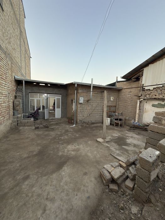 Сергели туманида 1.5 сотих 3 хонали уй сотилади зудлик билан