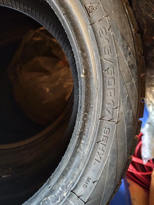 Продам зимние шины 215/50/17