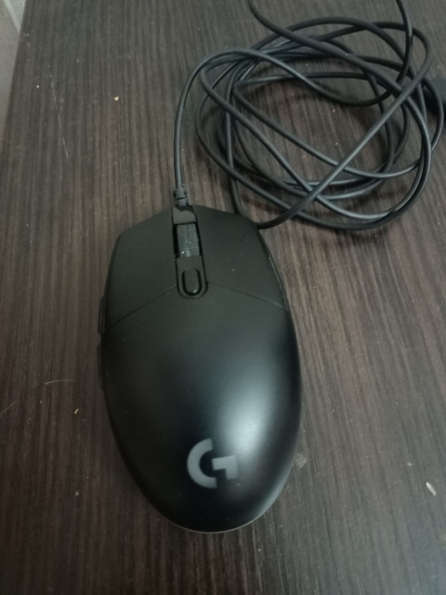 Игровой мышка (Logitech g 102) и коврик(A4tech)