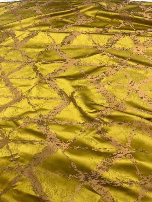 Теневые шторы в отличном состоянии