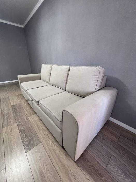 Диван раздвижной (в хорошем состоянии)