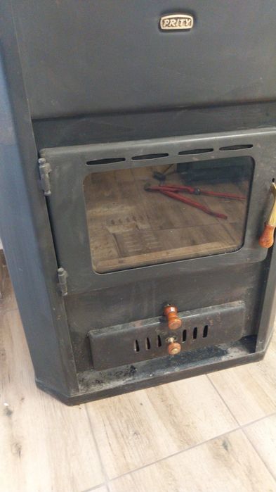 Камина на твърдо гориво