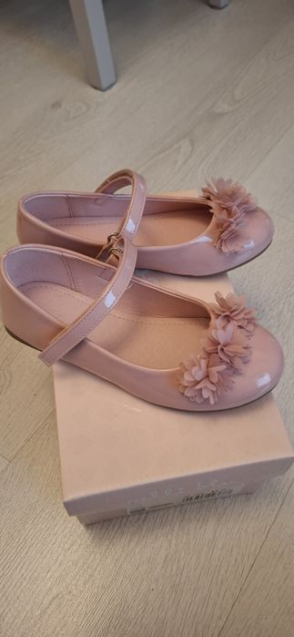 Pantofi de lac marimea 28