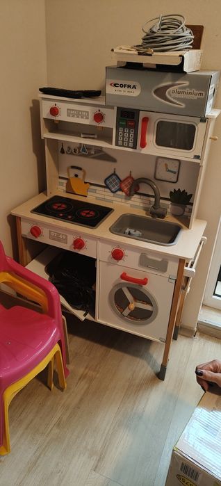 Дървени играчки кухня и лекарски кабинет