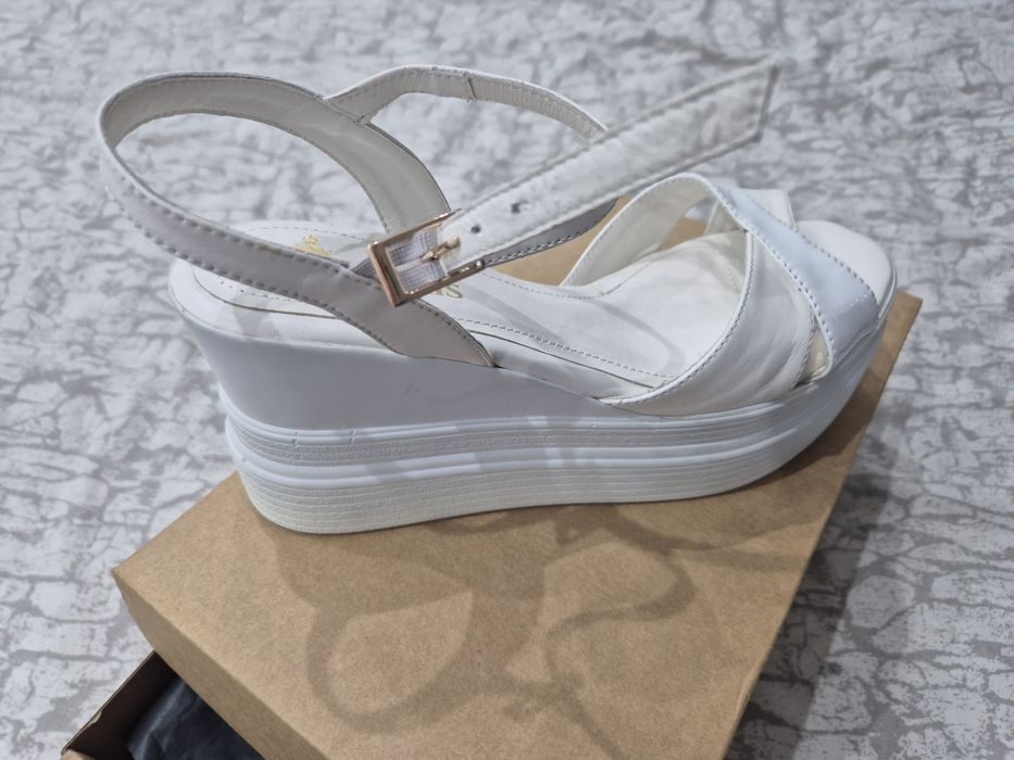 Дамски сандали естествена кожа