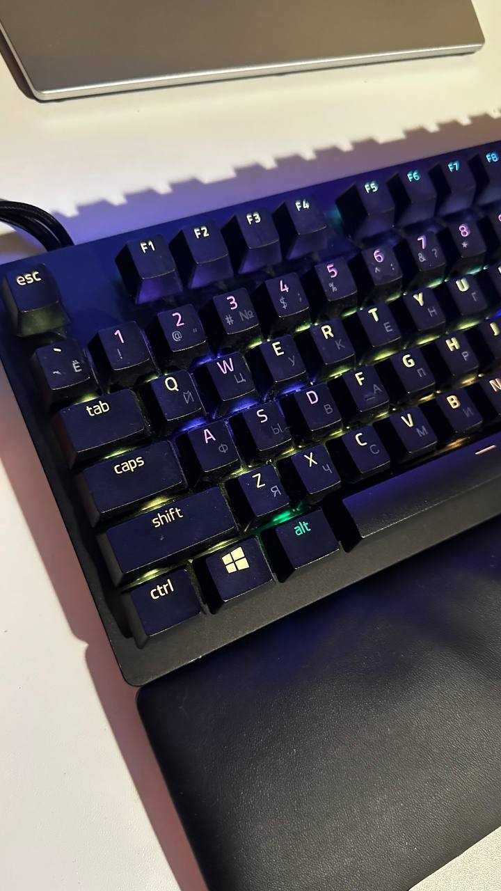 Продаю клавиатуру Razer Huntsman v2