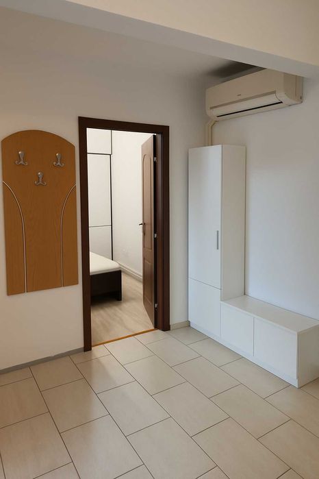 Inchiriez Apartament 3 camere  Sagului !!