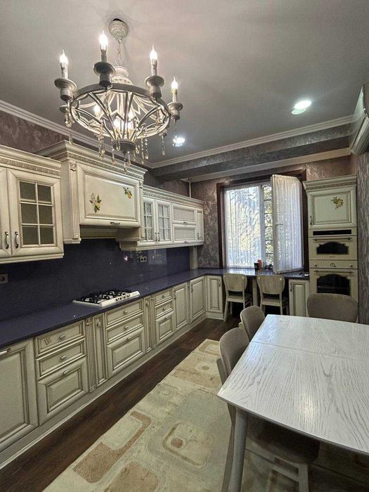 ЭКО Бозор 2-комнатная на МИРЗО УЛУГБЕКЕ около  / БИЙ / Ялангач