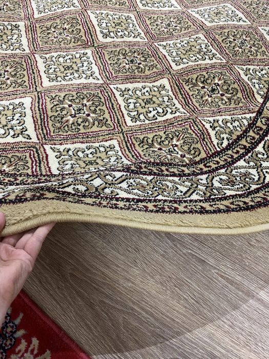 продается ковер в отличном состоянии