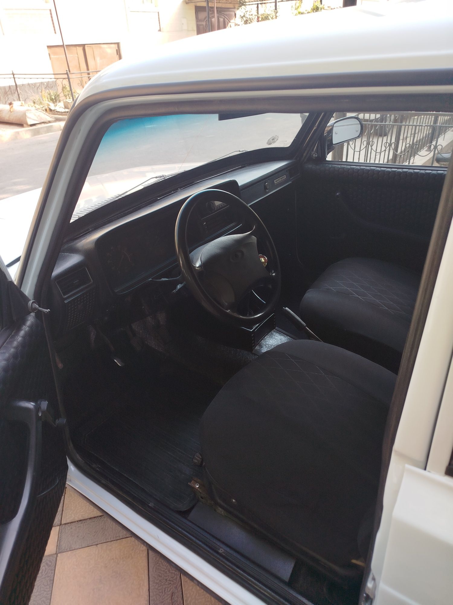 Vaz 2107 sotiladi