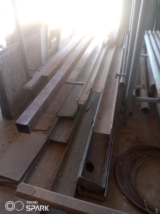 List va boshqa narsala sotiladi.