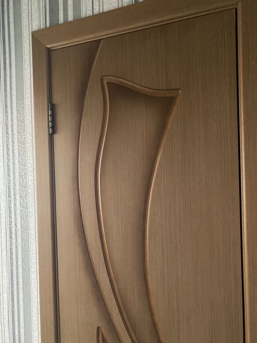 Продам межкомнатнве двери 2 шт, вместе с коробкой, б/у в хор.сост.