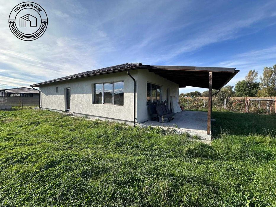 Casa semifinisata la intrare in Catalina