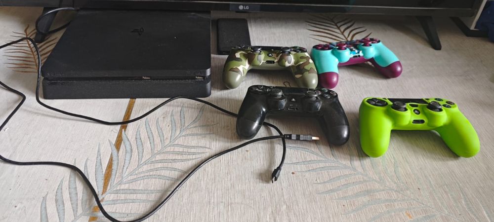Playstation 4 slim 1tb