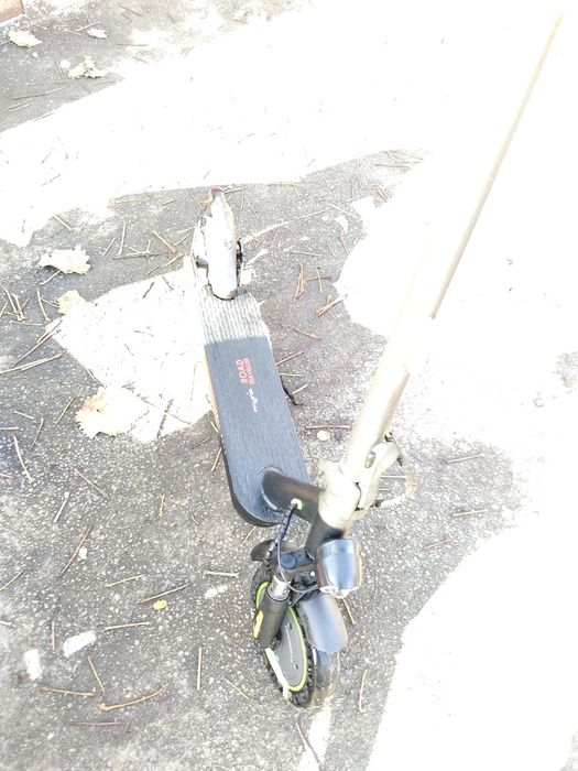 Vând sau schinb trotineta electrica