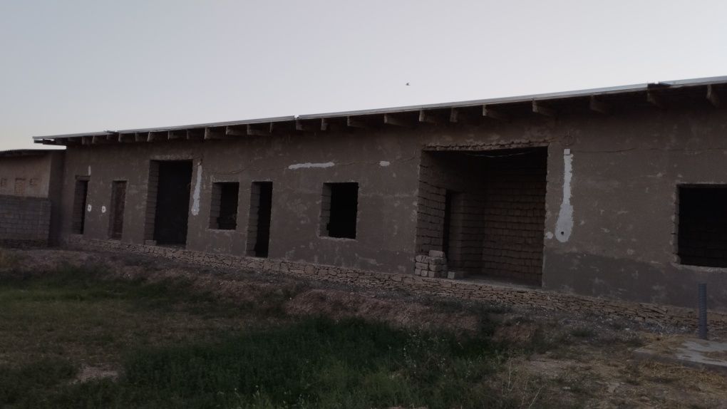 Uchastka sotiladi
