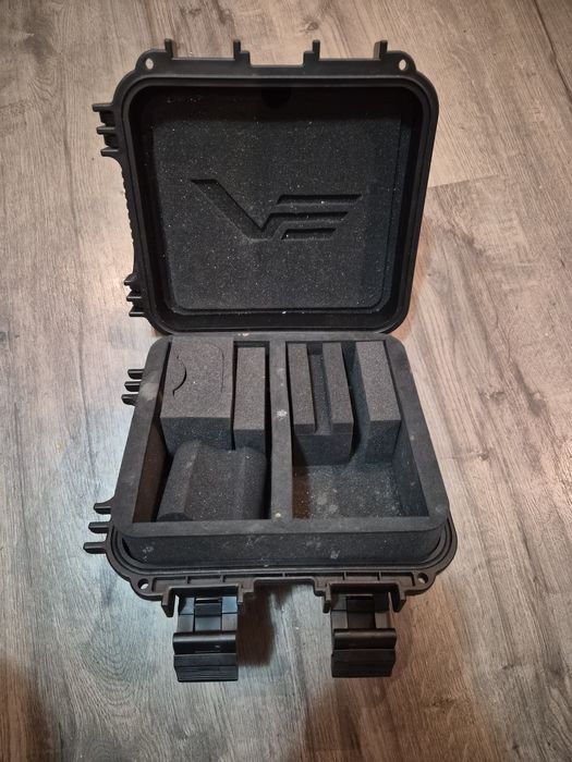 Jewlellery box. Lot for clocks, chains, bracelets.