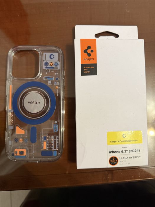 Husa iPhone 16 Pro (Spigen / Red Bull)