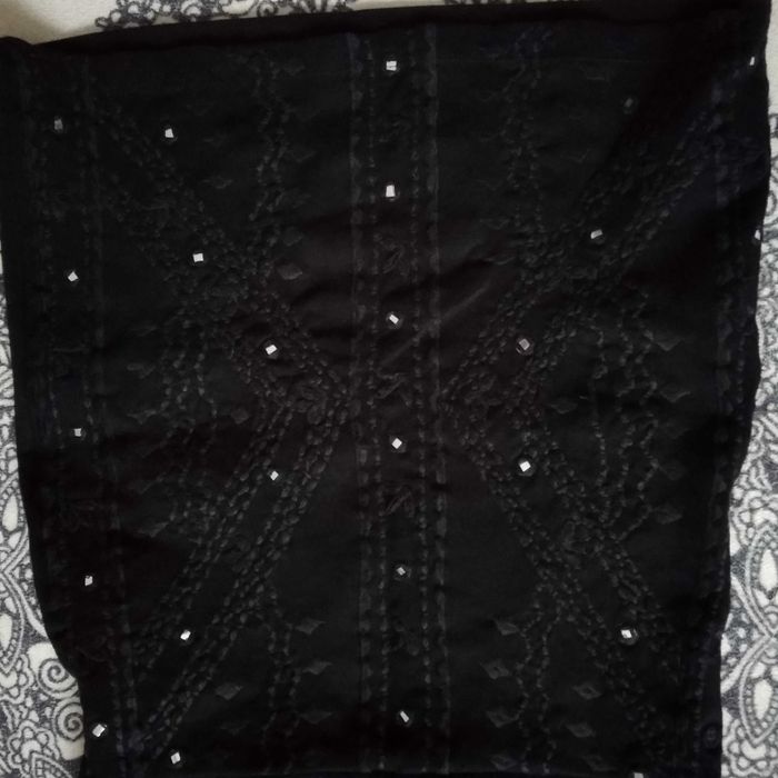 Mango дамска рокля, подходяща и за празник.