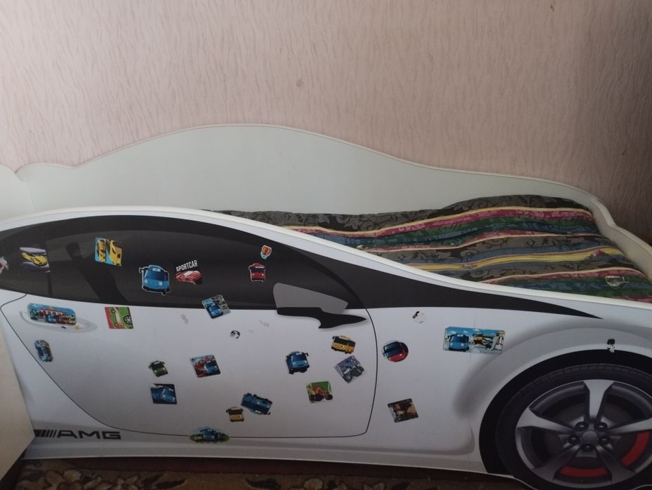 Продам кровать машина