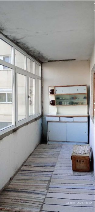 Vând apartament 4 camere