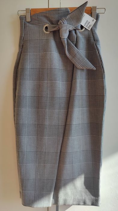 Нова дълга пола с висока талия HM - XS с етикета