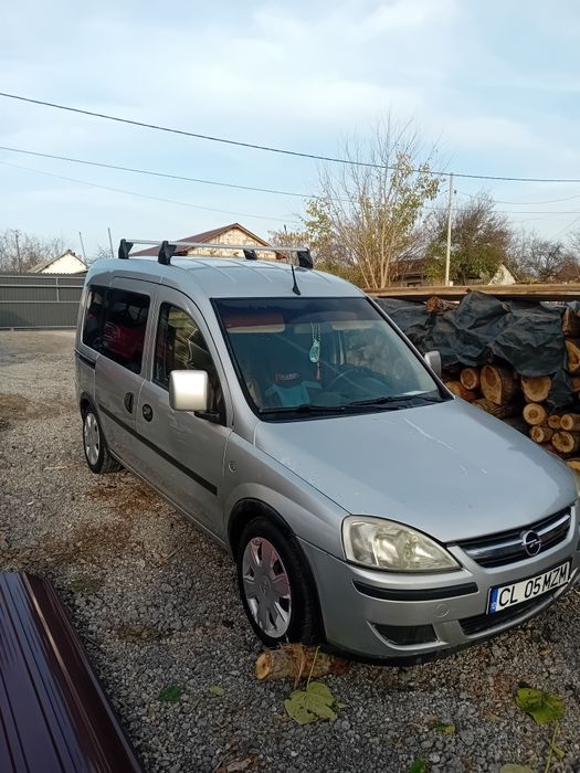 Vând Opel combo autoturism